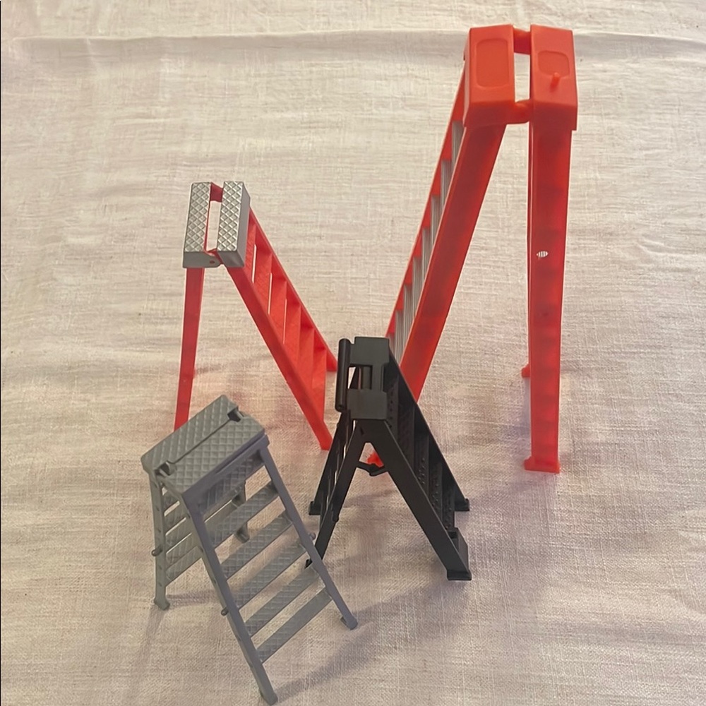WWE Accessory (4) ladders EUC
